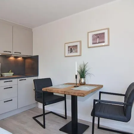 Luv & Lee, Whg 5 Apartman *